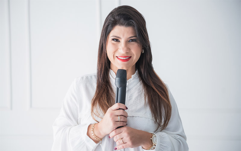 Juliana Especialista em programas e palestras para prevenção de acidentes Juliana Especialista em programas e palestras para prevenção de acidentes