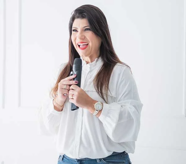 Consultora-de-SIPAT-para-empresas-Juliana-Teixeira